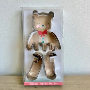 Meri Meri Bake Me A Cake Teddy Bear Cookie Cutter Set with Ribbon